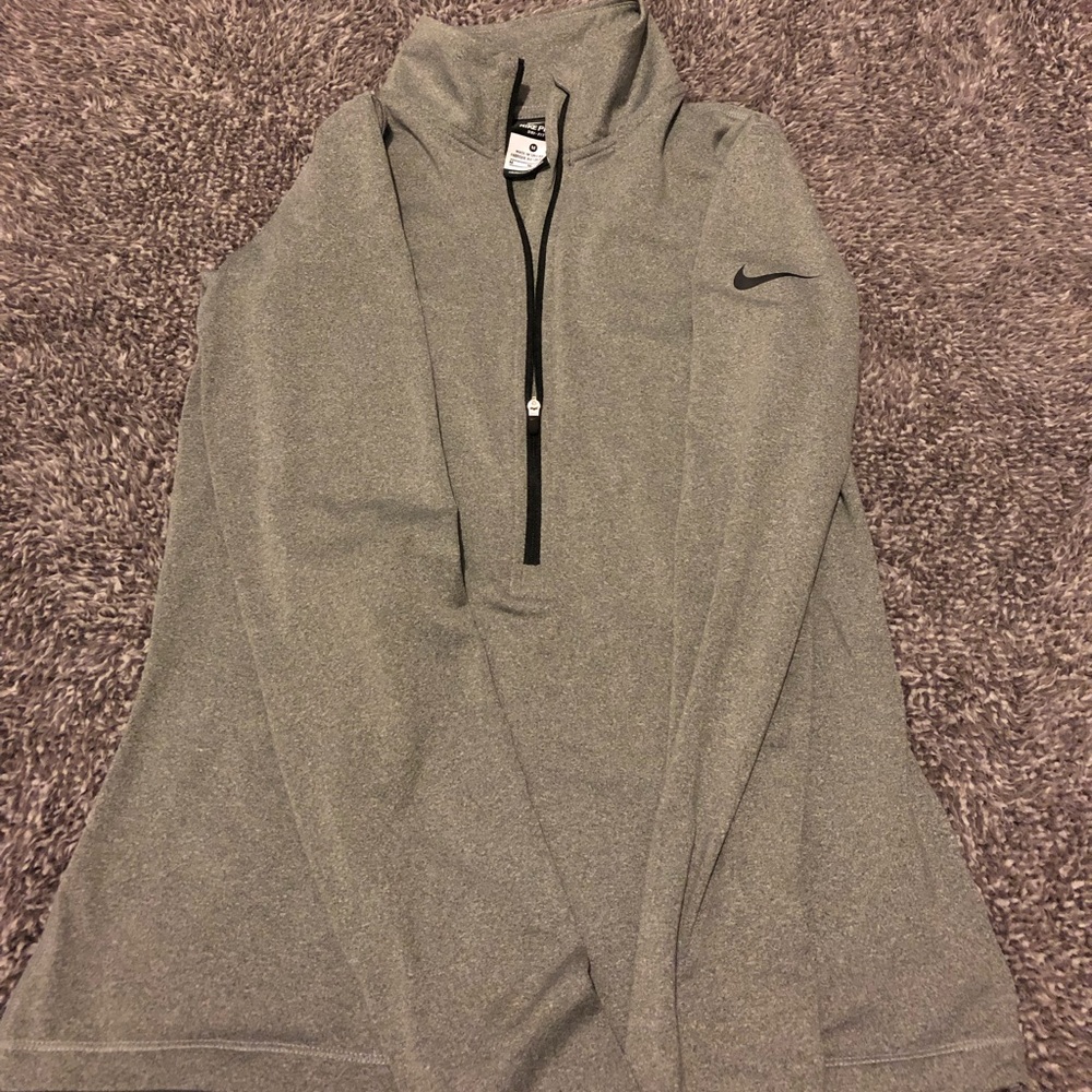 Nike thin pull over women’s
